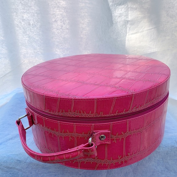 Pink Croc Jewelry Organizer - Picture 5 of 7